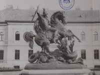 Spomenik 'Sv. Juraj ubija zmaja', rad kipara Antona Dominika Fernkorna, Akademički trg (današnja HAZU, Strossmayerov trg) oko 1884. godine